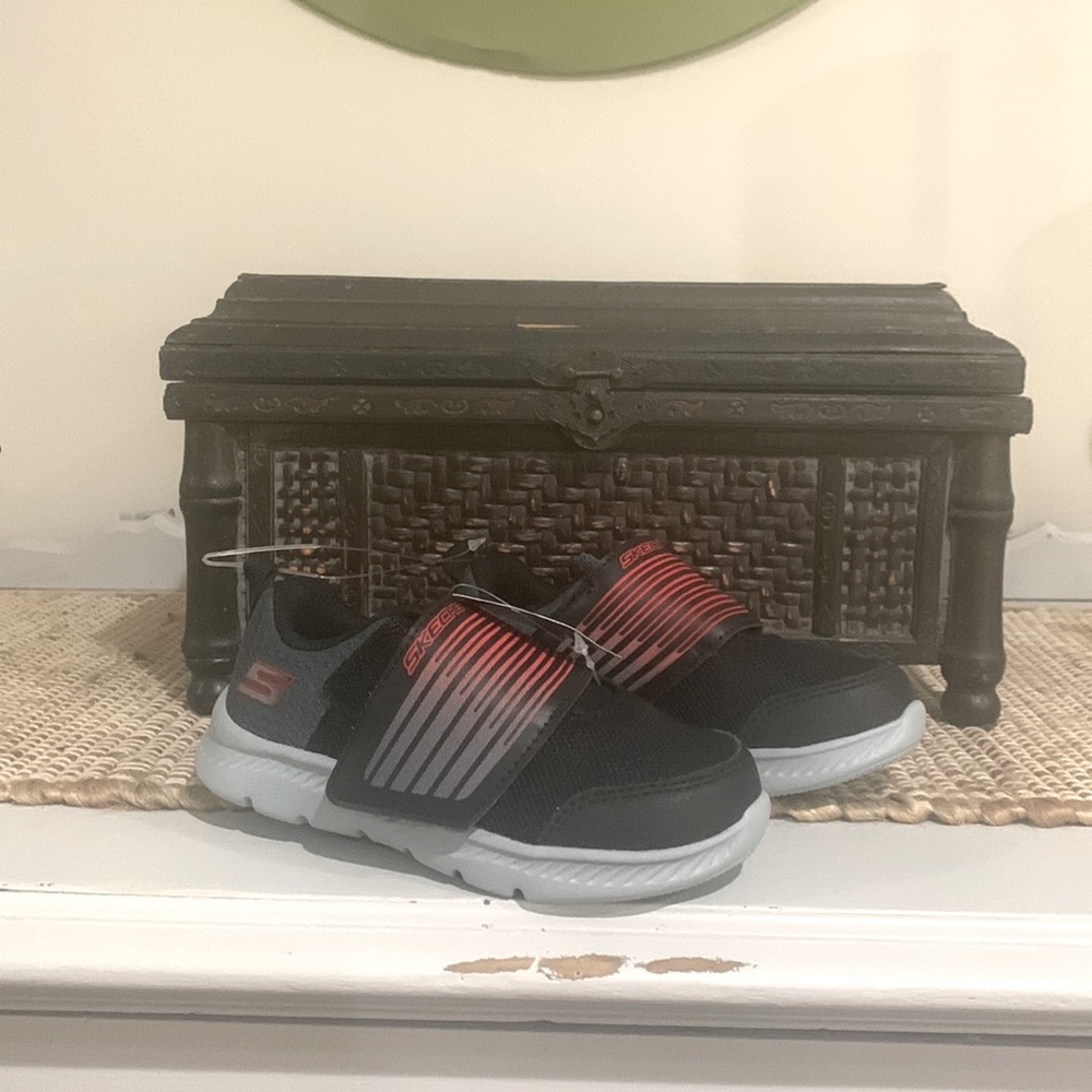 Boys Sketchers